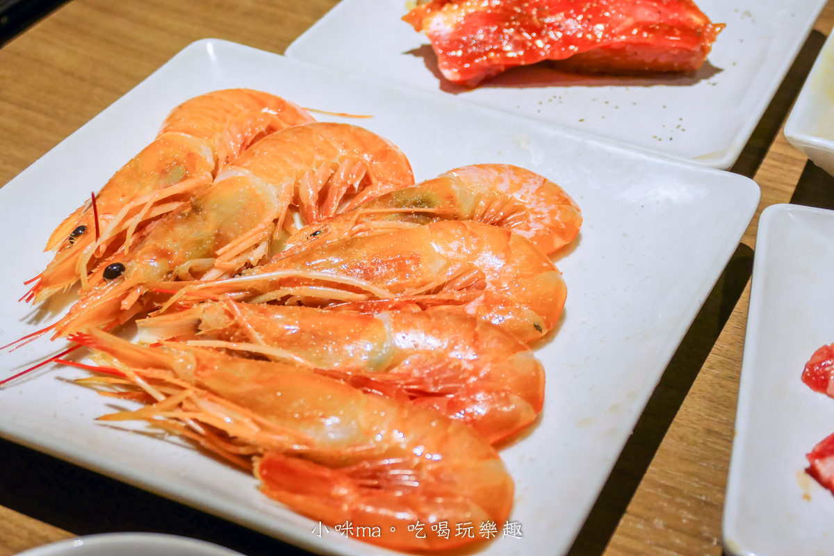 【大阪美食】國產牛燒肉放題 道頓堀御堂筋店|大阪超人氣燒肉吃到飽!沒有訂位就有的你等了,附中文菜單、線上訂位,日本燒肉吃到飽推薦 - 第36張圖 【大阪美食】國產牛燒肉放題 道頓堀御堂筋店|大阪超人氣燒肉吃到飽!沒有訂位就有的你等了,附中文菜單、線上訂位,日本燒肉吃到飽推薦
