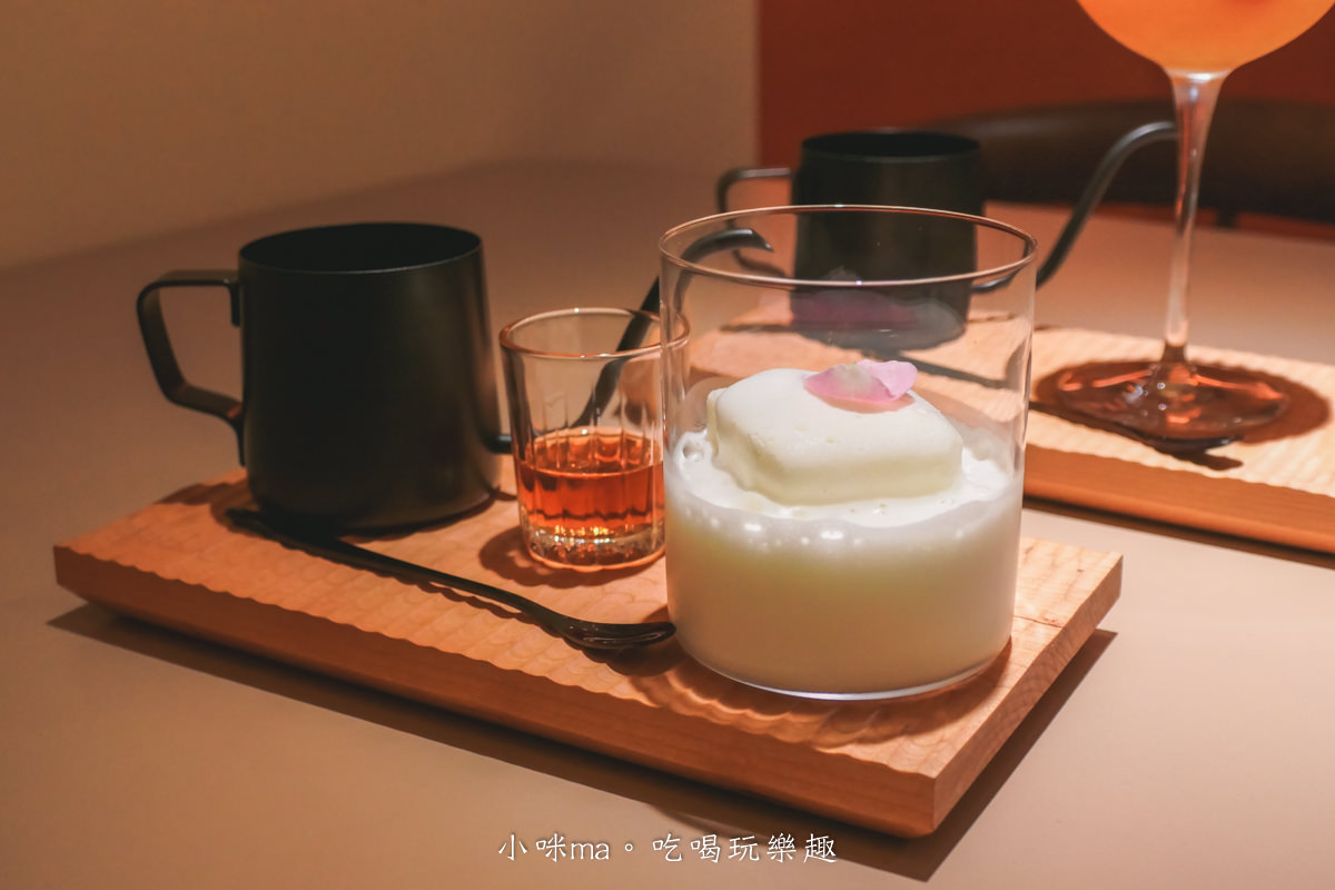 【台北餐酒館】嵩sung 台北大安|台中夯店落腳延吉街,神秘的洞穴風空間原來是餐酒館,不只好拍餐點也好吃,國父紀念館站美食 - 第14張圖 【台北餐酒館】嵩sung 台北大安|台中夯店落腳延吉街,神秘的洞穴風空間原來是餐酒館,不只好拍餐點也好吃,國父紀念館站美食