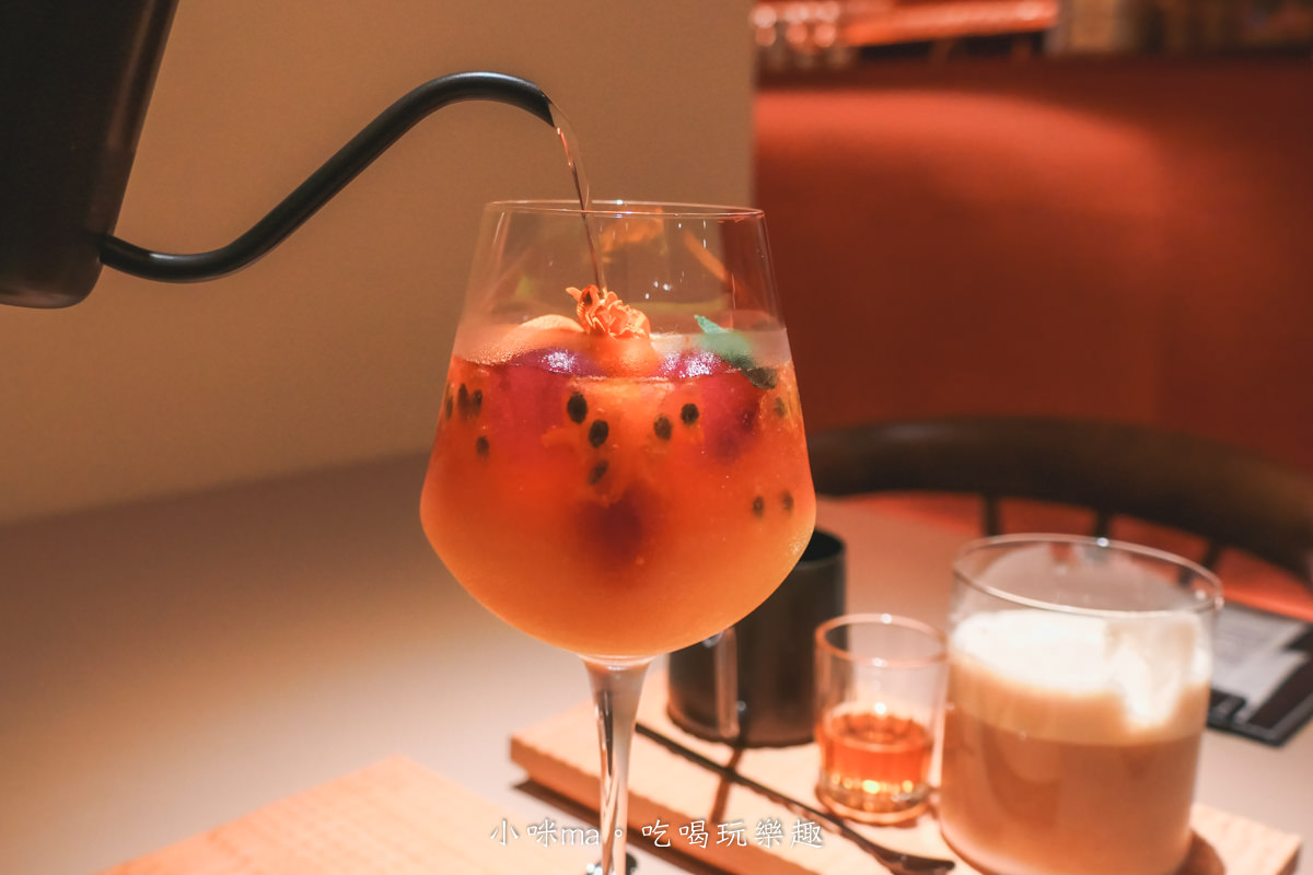 【台北餐酒館】嵩sung 台北大安|台中夯店落腳延吉街,神秘的洞穴風空間原來是餐酒館,不只好拍餐點也好吃,國父紀念館站美食 - 第19張圖 【台北餐酒館】嵩sung 台北大安|台中夯店落腳延吉街,神秘的洞穴風空間原來是餐酒館,不只好拍餐點也好吃,國父紀念館站美食