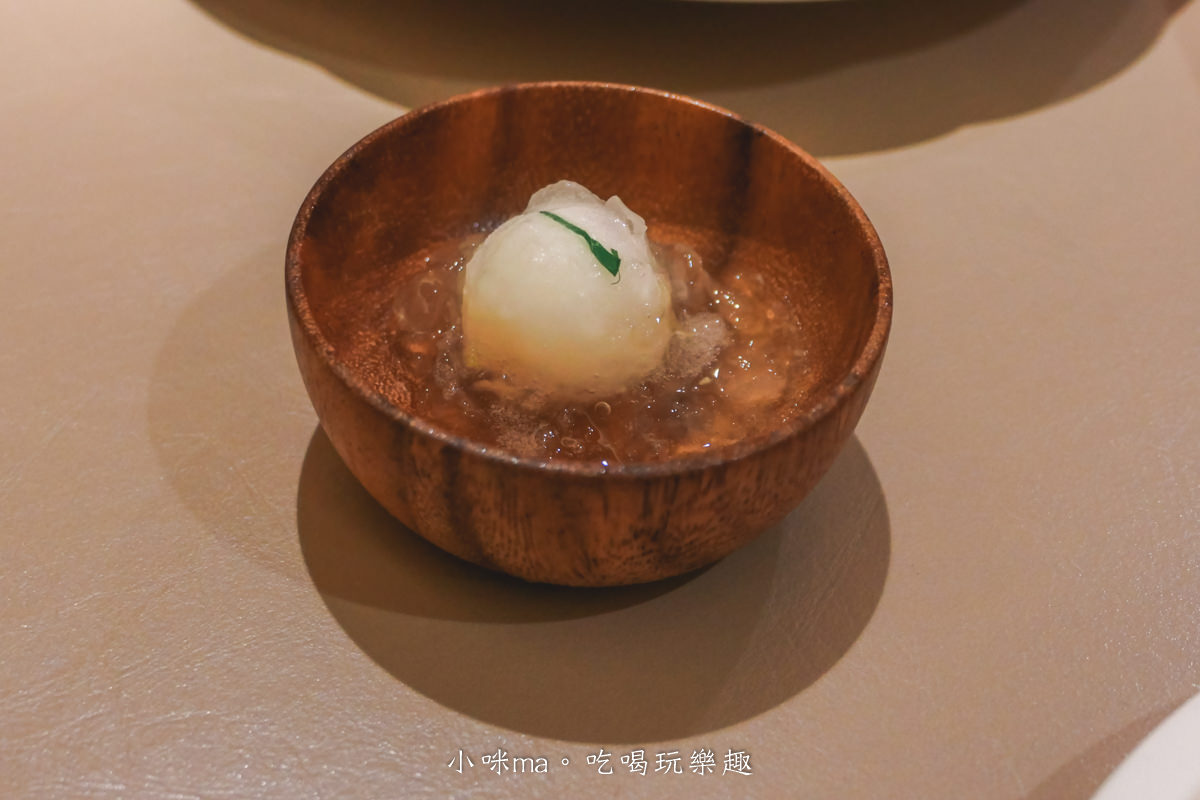 【台北餐酒館】嵩sung 台北大安|台中夯店落腳延吉街,神秘的洞穴風空間原來是餐酒館,不只好拍餐點也好吃,國父紀念館站美食 - 第28張圖 【台北餐酒館】嵩sung 台北大安|台中夯店落腳延吉街,神秘的洞穴風空間原來是餐酒館,不只好拍餐點也好吃,國父紀念館站美食
