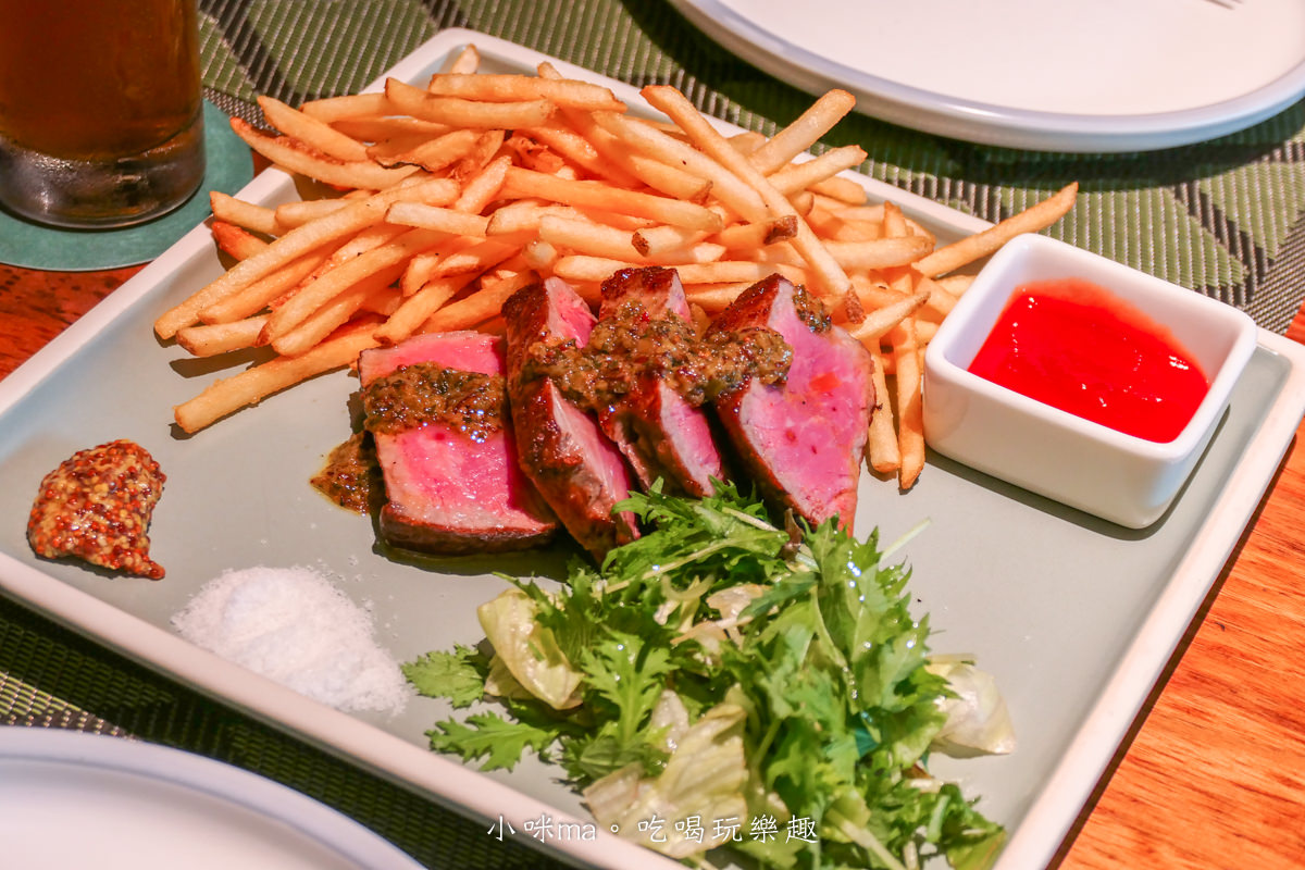 【微風信義美食】S&W Butcher’s Shop (已更名 S&W Grill)|巴菲特最愛的牛排店開的副品牌,主打美式輕食類,這裡也吃的到巨無霸巧克力蛋糕 - 第15張圖 【微風信義美食】S&W Butcher’s Shop (已更名 S&W Grill)|巴菲特最愛的牛排店開的副品牌,主打美式輕食類,這裡也吃的到巨無霸巧克力蛋糕