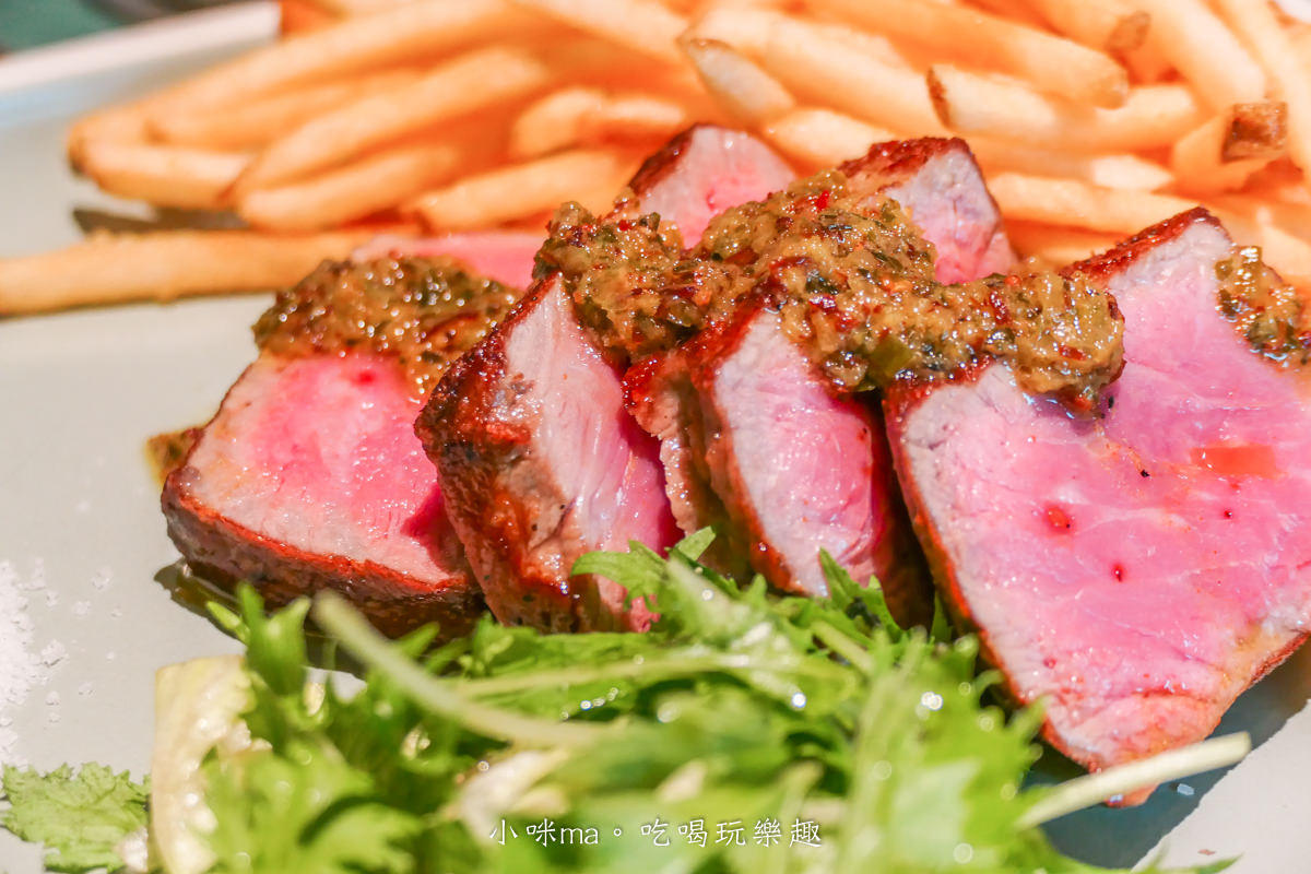 【微風信義美食】S&W Butcher’s Shop (已更名 S&W Grill)|巴菲特最愛的牛排店開的副品牌,主打美式輕食類,這裡也吃的到巨無霸巧克力蛋糕 - 第17張圖 【微風信義美食】S&W Butcher’s Shop (已更名 S&W Grill)|巴菲特最愛的牛排店開的副品牌,主打美式輕食類,這裡也吃的到巨無霸巧克力蛋糕