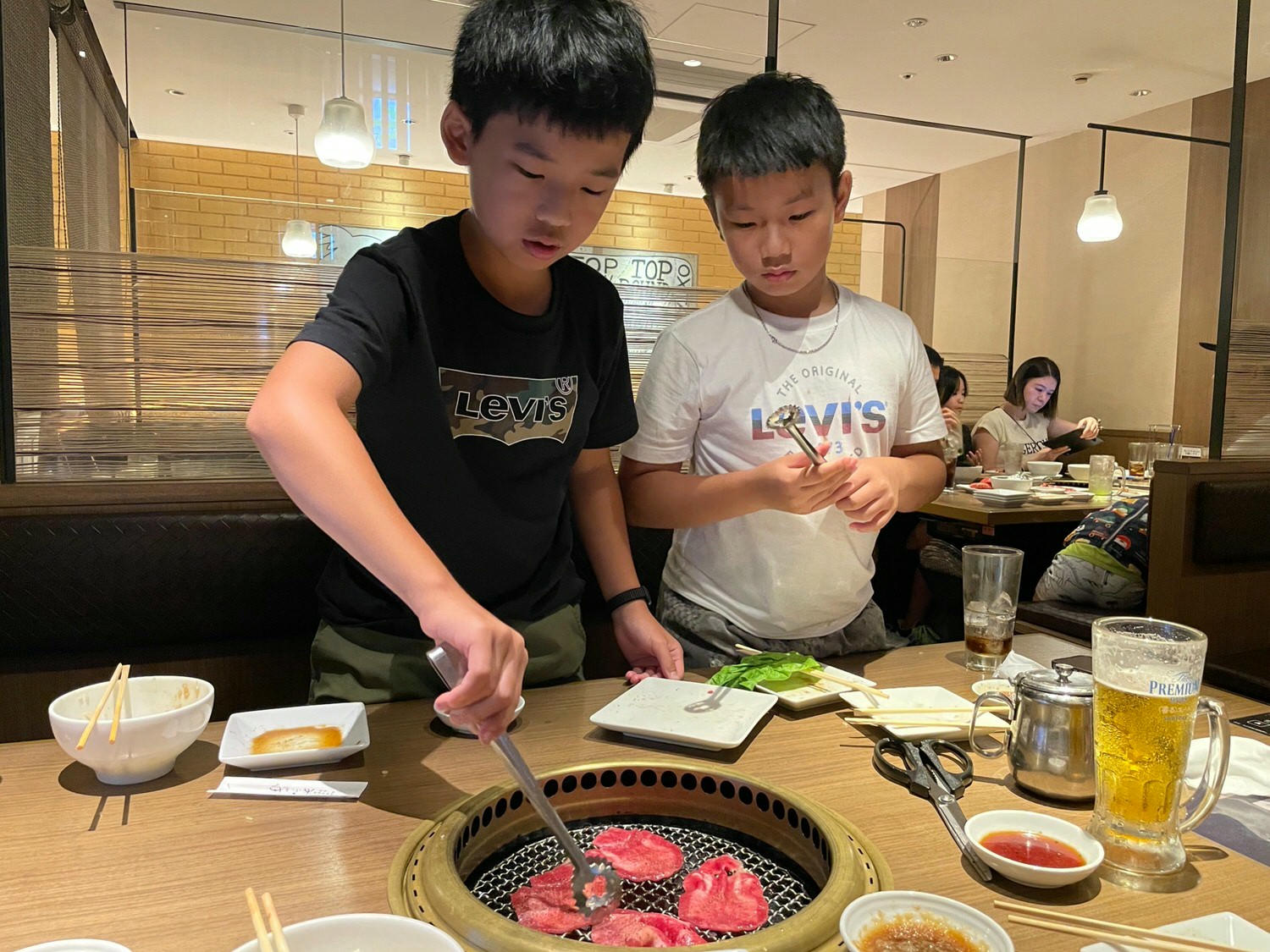 【大阪美食】國產牛燒肉放題 道頓堀御堂筋店|大阪超人氣燒肉吃到飽!沒有訂位就有的你等了,附中文菜單、線上訂位,日本燒肉吃到飽推薦 - 第43張圖 【大阪美食】國產牛燒肉放題 道頓堀御堂筋店|大阪超人氣燒肉吃到飽!沒有訂位就有的你等了,附中文菜單、線上訂位,日本燒肉吃到飽推薦