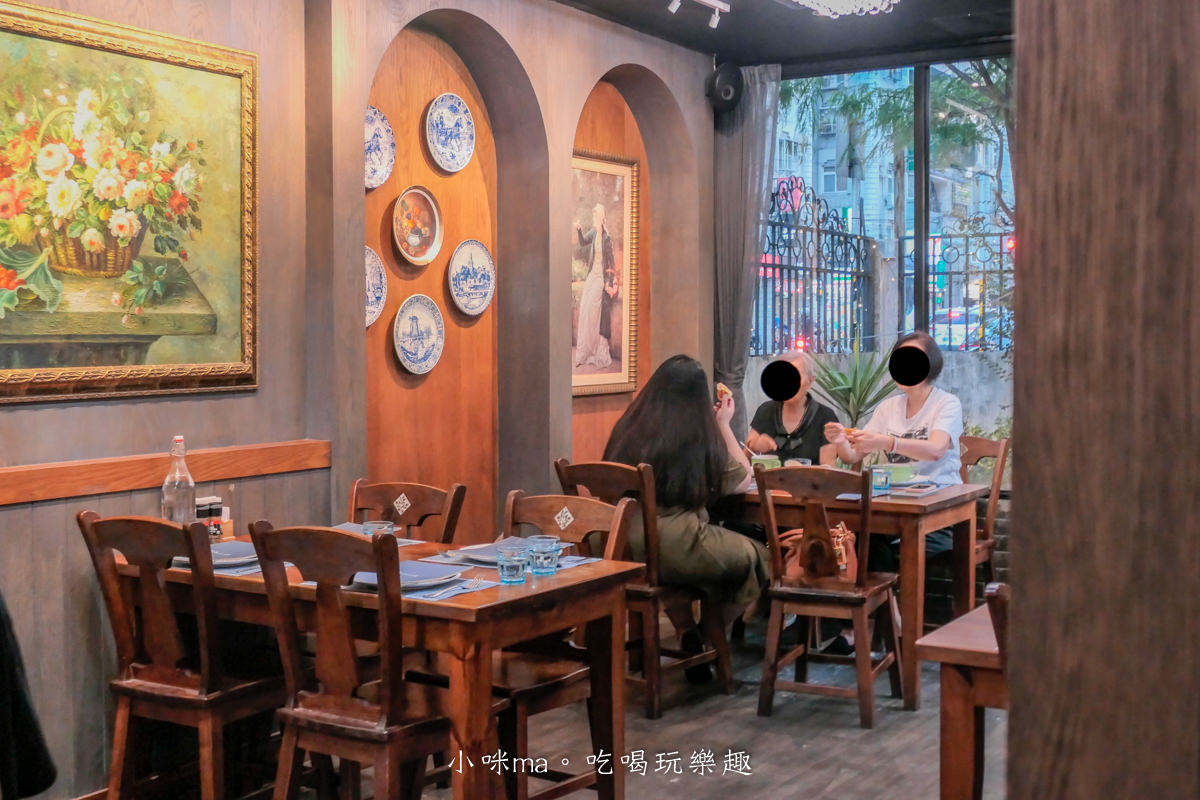 【新店美食】里拉6街義大利餐館|獨棟歐風義式餐廳有夠難訂,義大利麵只要200元,餐點多樣化又很平價,新店人都推這間,捷運小碧潭站 - 第5張圖 【新店美食】里拉6街義大利餐館|獨棟歐風義式餐廳有夠難訂,義大利麵只要200元,餐點多樣化又很平價,新店人都推這間,捷運小碧潭站
