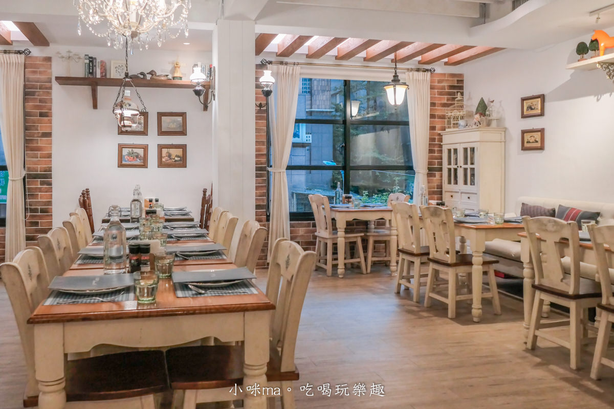 【新店美食】里拉6街義大利餐館|獨棟歐風義式餐廳有夠難訂,義大利麵只要200元,餐點多樣化又很平價,新店人都推這間,捷運小碧潭站 - 第6張圖 【新店美食】里拉6街義大利餐館|獨棟歐風義式餐廳有夠難訂,義大利麵只要200元,餐點多樣化又很平價,新店人都推這間,捷運小碧潭站