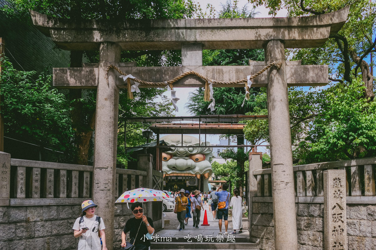 【大阪景點】難波八阪神社|巨無霸獅子頭神社隱身巷弄內,快來讓他吸光你的厄運吧,超Q鯉魚籤詩有夠可愛,大阪免費景點 - 第4張圖 【大阪景點】難波八阪神社|巨無霸獅子頭神社隱身巷弄內,快來讓他吸光你的厄運吧,超Q鯉魚籤詩有夠可愛,大阪免費景點