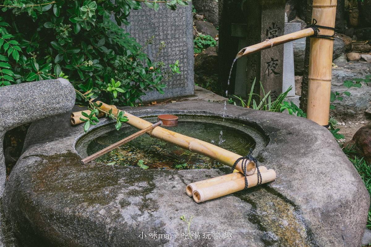 【大阪景點】難波八阪神社|巨無霸獅子頭神社隱身巷弄內,快來讓他吸光你的厄運吧,超Q鯉魚籤詩有夠可愛,大阪免費景點 - 第21張圖 【大阪景點】難波八阪神社|巨無霸獅子頭神社隱身巷弄內,快來讓他吸光你的厄運吧,超Q鯉魚籤詩有夠可愛,大阪免費景點
