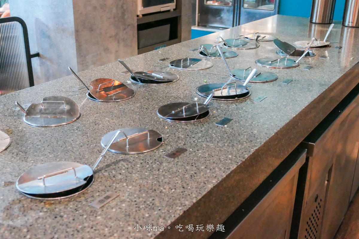 【台北火鍋】石二鍋 士林中正店(旗艦店)|老牌個人鍋也有2.0旗艦版,想吃菜多或是肉多自己選,平價火鍋給你高檔享受,士林美食 - 第8張圖 【台北火鍋】石二鍋 士林中正店(旗艦店)|老牌個人鍋也有2.0旗艦版,想吃菜多或是肉多自己選,平價火鍋給你高檔享受,士林美食
