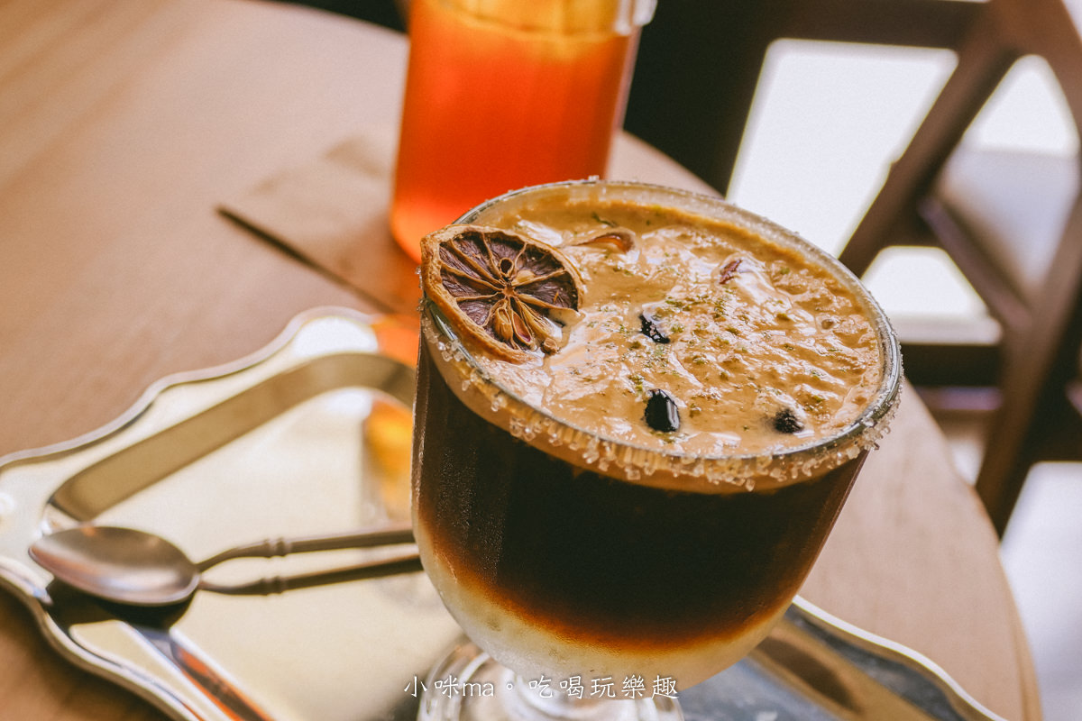 【台北咖啡廳】Mois cafe｜東區新開幕的絕美咖啡廳，轉角來到小歐洲，手機、相機記得充飽電~，忠孝敦化站美食