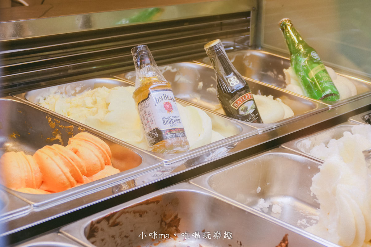 【東區冰品推薦】好正商行 HAO ZHENG|台北東區文青風冰店,天天隨機12種,大人系酒精風味義式冰淇淋不能錯過,還能免費試吃挑口味,忠孝復興站美食 - 第8張圖 【東區冰品推薦】好正商行 HAO ZHENG|台北東區文青風冰店,天天隨機12種,大人系酒精風味義式冰淇淋不能錯過,還能免費試吃挑口味,忠孝復興站美食