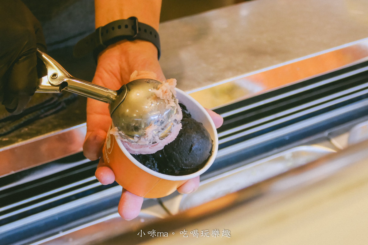 【東區冰品推薦】好正商行 HAO ZHENG|台北東區文青風冰店,天天隨機12種,大人系酒精風味義式冰淇淋不能錯過,還能免費試吃挑口味,忠孝復興站美食 - 第14張圖 【東區冰品推薦】好正商行 HAO ZHENG|台北東區文青風冰店,天天隨機12種,大人系酒精風味義式冰淇淋不能錯過,還能免費試吃挑口味,忠孝復興站美食