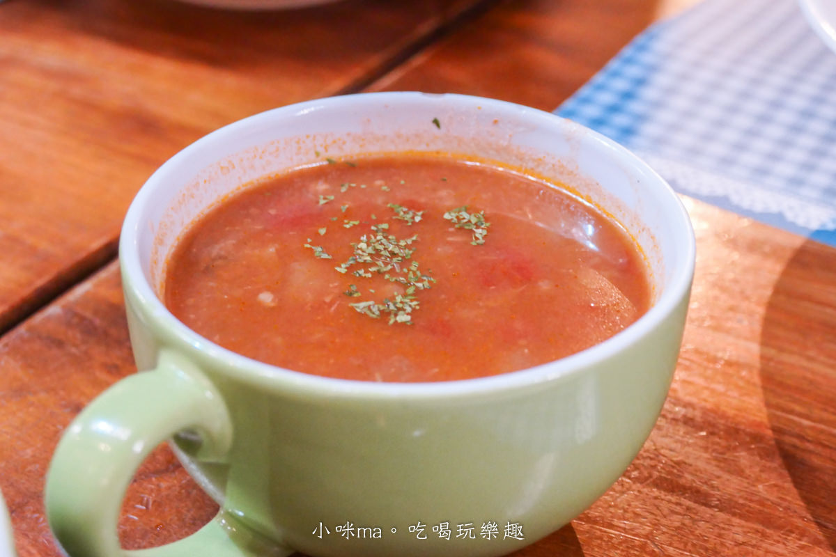 【新店美食】里拉6街義大利餐館|獨棟歐風義式餐廳有夠難訂,義大利麵只要200元,餐點多樣化又很平價,新店人都推這間,捷運小碧潭站 - 第17張圖 【新店美食】里拉6街義大利餐館|獨棟歐風義式餐廳有夠難訂,義大利麵只要200元,餐點多樣化又很平價,新店人都推這間,捷運小碧潭站