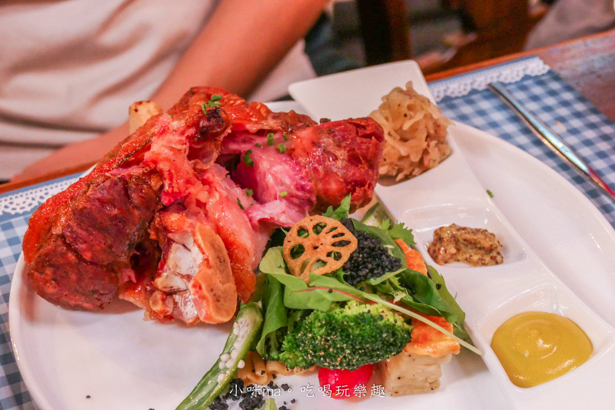 【新店美食】里拉6街義大利餐館|獨棟歐風義式餐廳有夠難訂,義大利麵只要200元,餐點多樣化又很平價,新店人都推這間,捷運小碧潭站 - 第25張圖 【新店美食】里拉6街義大利餐館|獨棟歐風義式餐廳有夠難訂,義大利麵只要200元,餐點多樣化又很平價,新店人都推這間,捷運小碧潭站