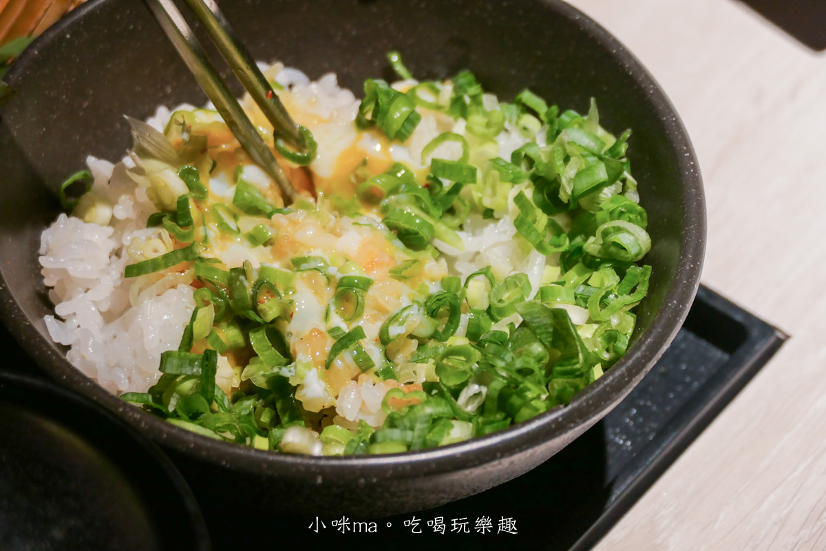 【一人燒肉推薦】燒肉Smile 內湖店|開到凌晨4點的一人燒肉店,想要大口吃肉自己就可以來,飲料、沙拉、冰品吃到飽,西湖捷運站美食 - 第28張圖 【一人燒肉推薦】燒肉Smile 內湖店|開到凌晨4點的一人燒肉店,想要大口吃肉自己就可以來,飲料、沙拉、冰品吃到飽,西湖捷運站美食