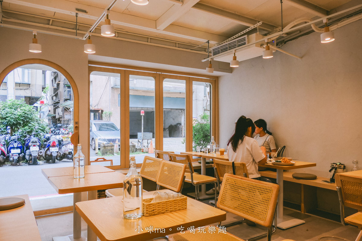 【台北早午餐】青沐 大安店|台北森林系早午餐開二店嚕,奶茶色韓式風格好拍到爆 平日不限時,酥脆薯圈兒必點,捷運忠孝復興站 - 第4張圖 【台北早午餐】青沐 大安店|台北森林系早午餐開二店嚕,奶茶色韓式風格好拍到爆 平日不限時,酥脆薯圈兒必點,捷運忠孝復興站