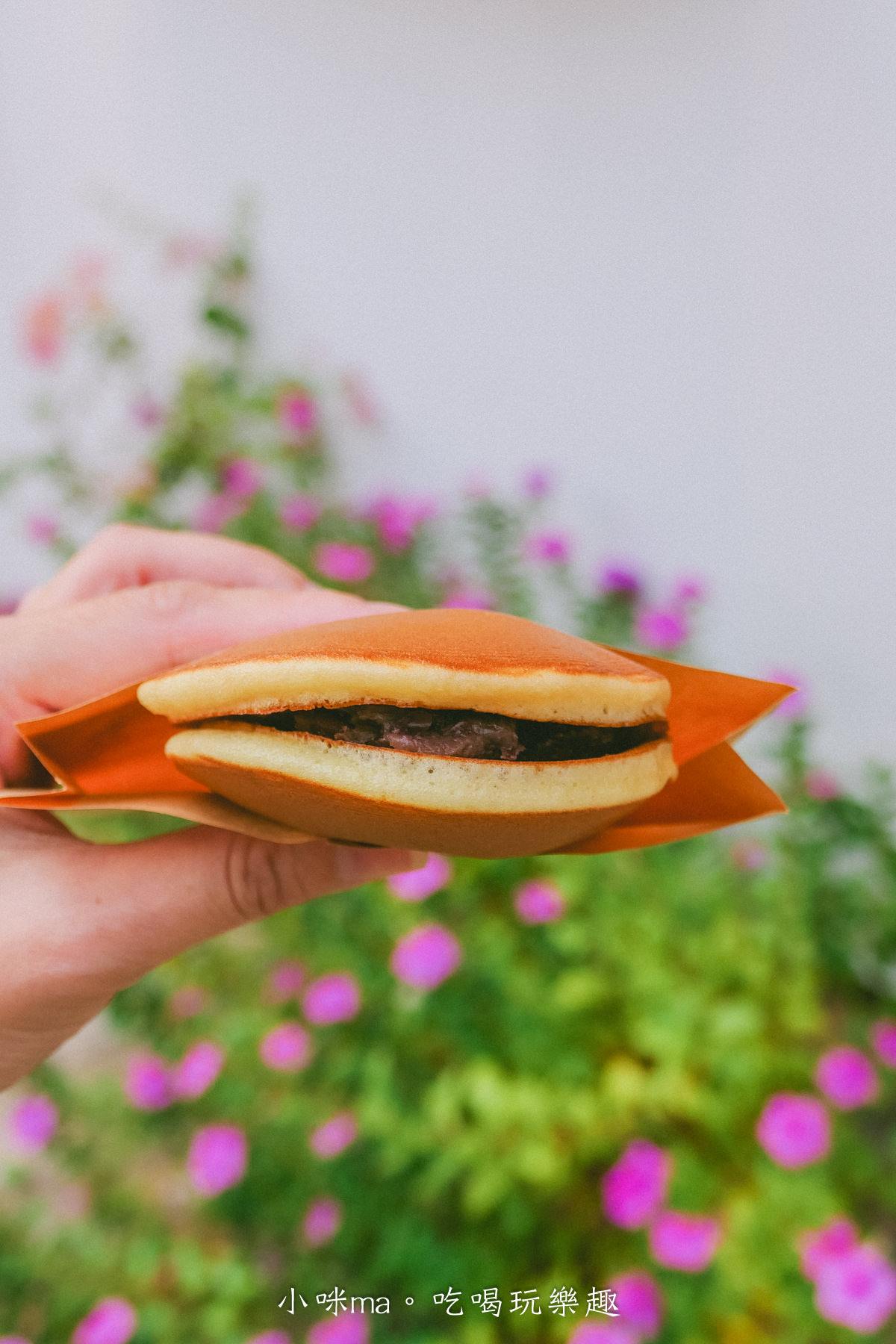 【淡水美食】吉利菓子｜淡水老街藏著小叮噹的最愛，現點現做的銅鑼燒一口咬下好幸福，老宅變身淡水最美小白屋，捷運淡水站