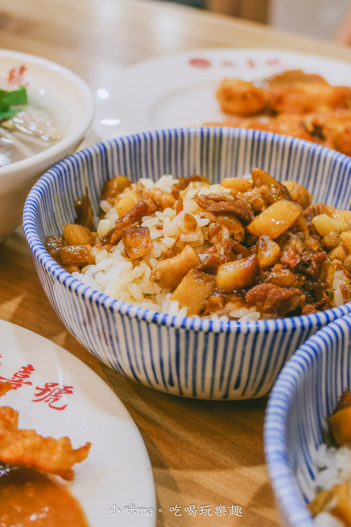 【龍山寺美食】兩喜號 Liang Xi Hao-西園店|萬華艋舺百年老店,鮮甜魷魚焿、肥嫩滷肉飯絕配,萬華美食 - 第8張圖 【龍山寺美食】兩喜號 Liang Xi Hao-西園店|萬華艋舺百年老店,鮮甜魷魚焿、肥嫩滷肉飯絕配,萬華美食