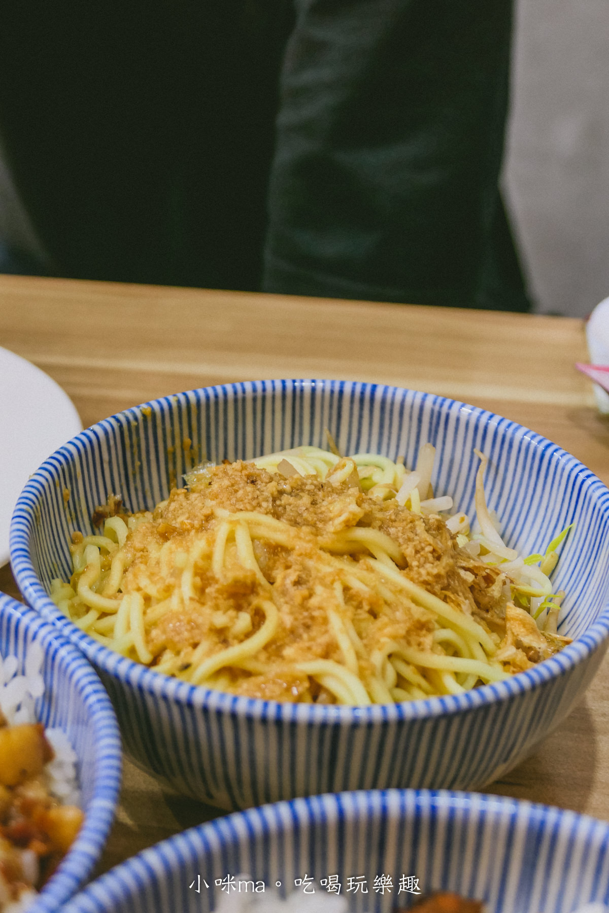 【龍山寺美食】兩喜號 Liang Xi Hao-西園店|萬華艋舺百年老店,鮮甜魷魚焿、肥嫩滷肉飯絕配,萬華美食 - 第15張圖 【龍山寺美食】兩喜號 Liang Xi Hao-西園店|萬華艋舺百年老店,鮮甜魷魚焿、肥嫩滷肉飯絕配,萬華美食