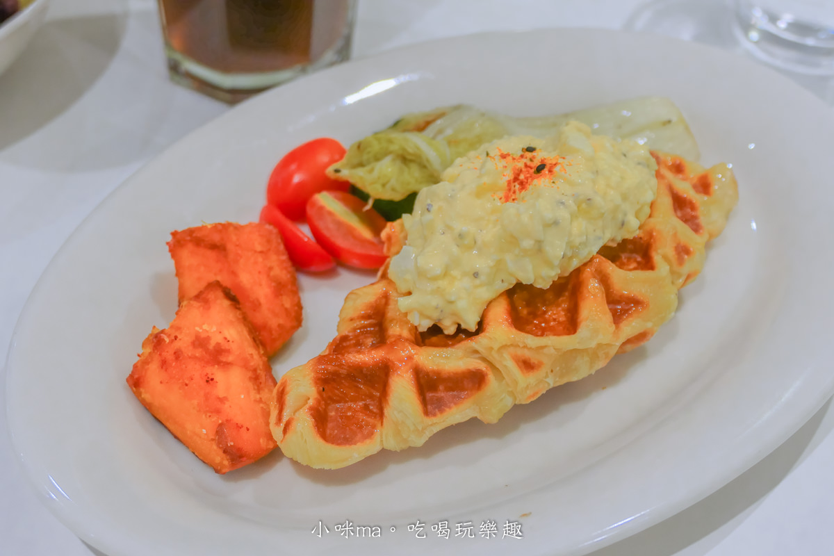 【赤峰街美食】cafe waku|waku waku插旗赤峰街,純白極簡老宅咖啡廳,三溫糖布丁、可朗芙必點,中山區美食 - 第10張圖 【赤峰街美食】cafe waku|waku waku插旗赤峰街,純白極簡老宅咖啡廳,三溫糖布丁、可朗芙必點,中山區美食