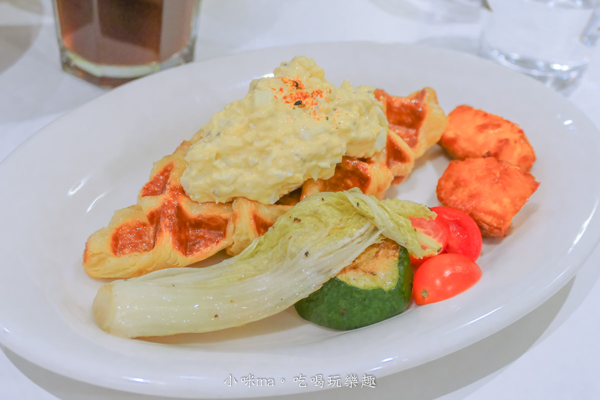 【赤峰街美食】cafe waku|waku waku插旗赤峰街,純白極簡老宅咖啡廳,三溫糖布丁、可朗芙必點,中山區美食 - 第11張圖 【赤峰街美食】cafe waku|waku waku插旗赤峰街,純白極簡老宅咖啡廳,三溫糖布丁、可朗芙必點,中山區美食