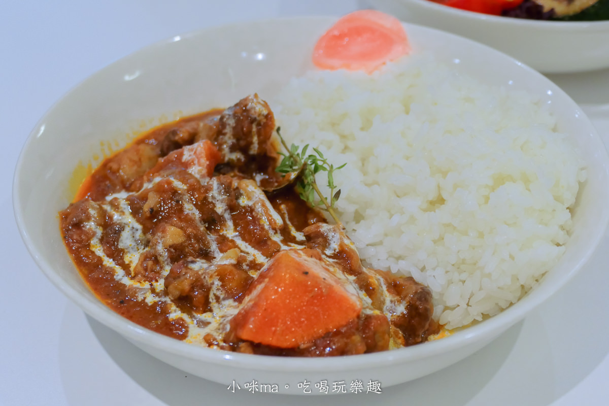 【赤峰街美食】cafe waku|waku waku插旗赤峰街,純白極簡老宅咖啡廳,三溫糖布丁、可朗芙必點,中山區美食 - 第15張圖 【赤峰街美食】cafe waku|waku waku插旗赤峰街,純白極簡老宅咖啡廳,三溫糖布丁、可朗芙必點,中山區美食