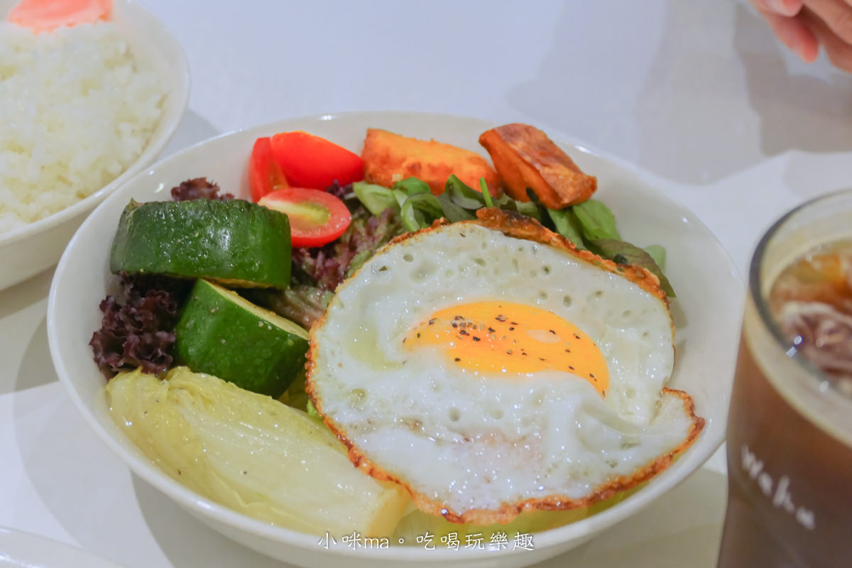 【赤峰街美食】cafe waku|waku waku插旗赤峰街,純白極簡老宅咖啡廳,三溫糖布丁、可朗芙必點,中山區美食 - 第17張圖 【赤峰街美食】cafe waku|waku waku插旗赤峰街,純白極簡老宅咖啡廳,三溫糖布丁、可朗芙必點,中山區美食