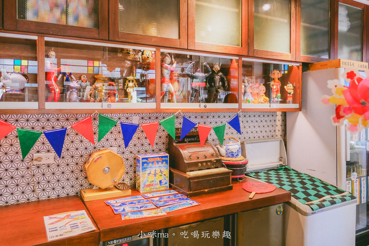 【捷運中山站美食】赤丸 団子|赤峰街新開的日式糰子店!7種口味 鹹甜任你選,店內還有復古懷舊童玩,中山區美食 - 第8張圖 【捷運中山站美食】赤丸 団子|赤峰街新開的日式糰子店!7種口味 鹹甜任你選,店內還有復古懷舊童玩,中山區美食