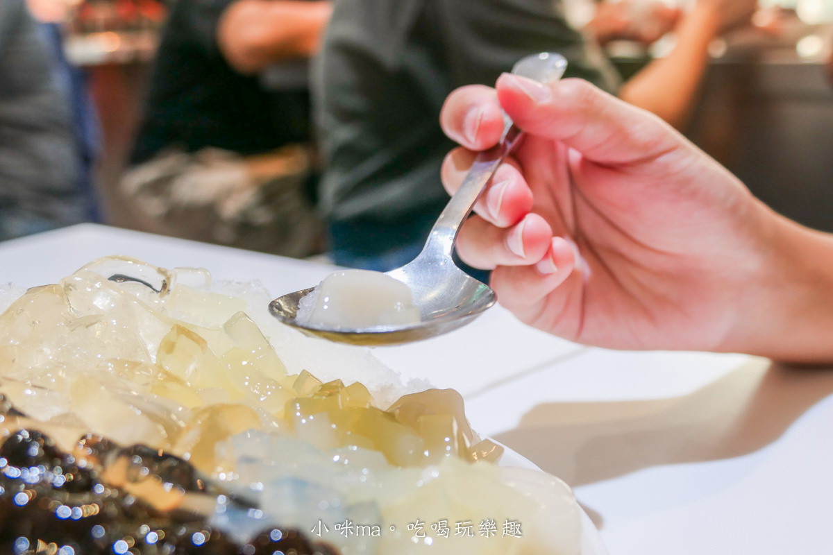 【台北萬華美食】龍都冰菓專業家|說到台北冰店誰沒吃過這間?! 百年老字號,八寶冰超強,附菜單 - 第15張圖 【台北萬華美食】龍都冰菓專業家|說到台北冰店誰沒吃過這間?! 百年老字號,八寶冰超強,附菜單