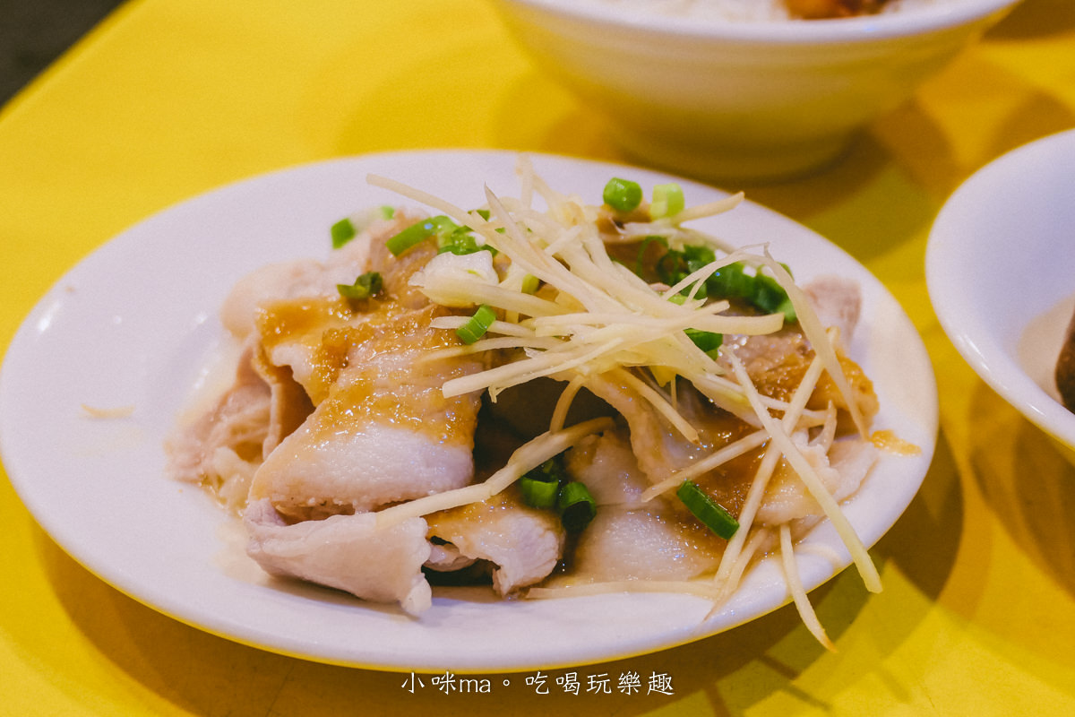 【龍山寺美食】阿義魯肉飯｜華西街超過半世紀的滷肉飯，肥滋滋有夠黏嘴，想吃彭湃點還有浮誇系的蚵仔滷肉蓋飯，華西街小吃