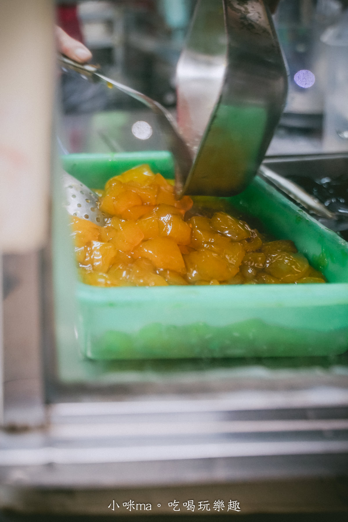 【新莊無名美食】古早味豆花|超人氣無名豆花一碗只要30元,排隊人潮沒停過啦,近新莊體育場,新北美食 - 第9張圖 【新莊無名美食】古早味豆花|超人氣無名豆花一碗只要30元,排隊人潮沒停過啦,近新莊體育場,新北美食