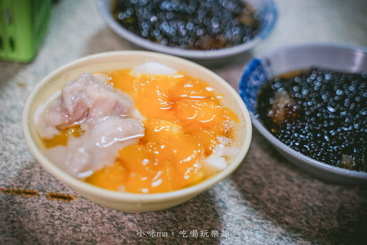 【新莊無名美食】古早味豆花|超人氣無名豆花一碗只要30元,排隊人潮沒停過啦,近新莊體育場,新北美食 - 第11張圖 【新莊無名美食】古早味豆花|超人氣無名豆花一碗只要30元,排隊人潮沒停過啦,近新莊體育場,新北美食