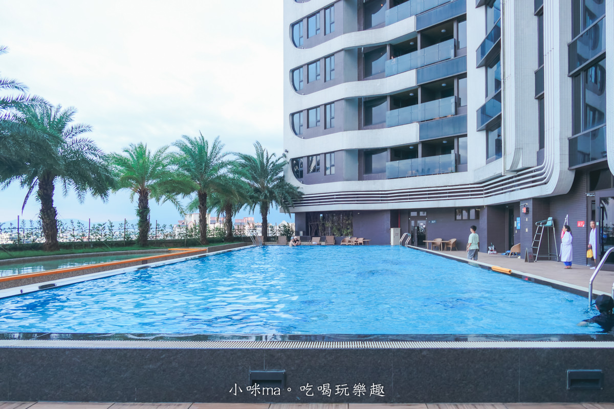 【宜蘭住宿】村却國際溫泉酒店｜房內就有雙湯池，頂樓星空酒吧獨攬宜蘭百萬夜景，早餐還能吃到下午兩點，一泊二食最划算
