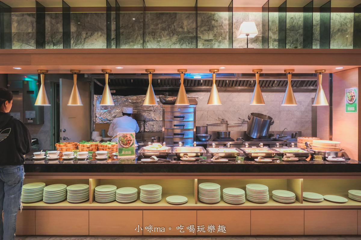 【宜蘭住宿】村却國際溫泉酒店｜房內就有雙湯池，頂樓星空酒吧獨攬宜蘭百萬夜景，早餐還能吃到下午兩點，一泊二食最划算