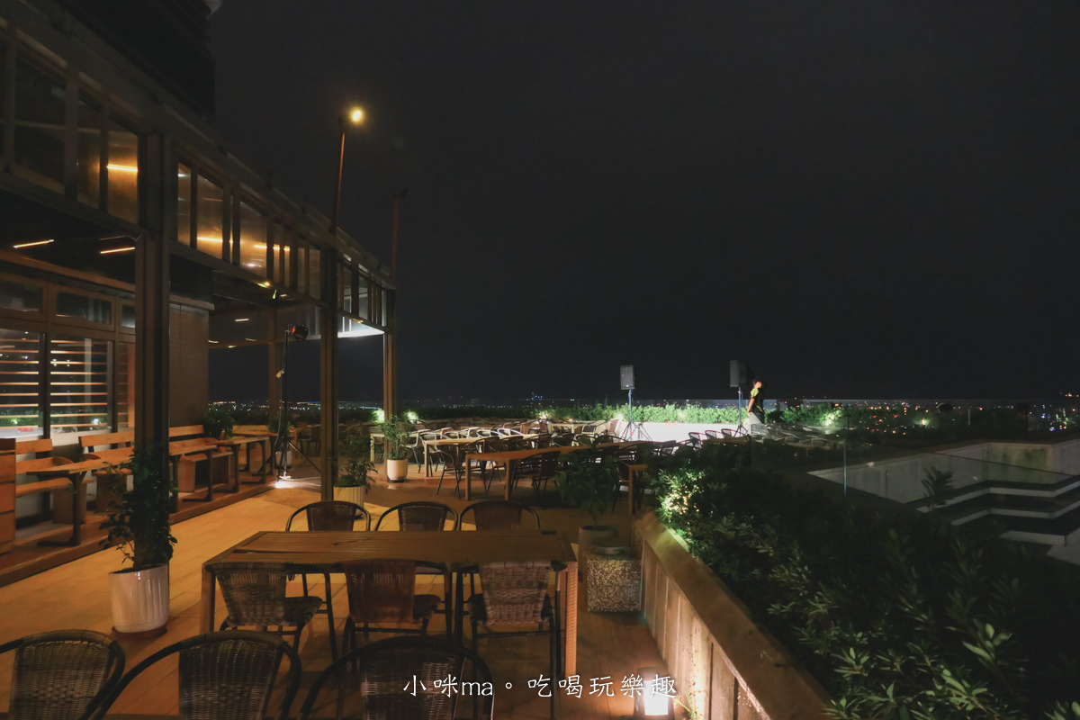 【宜蘭住宿】村却國際溫泉酒店｜房內就有雙湯池，頂樓星空酒吧獨攬宜蘭百萬夜景，早餐還能吃到下午兩點，一泊二食最划算