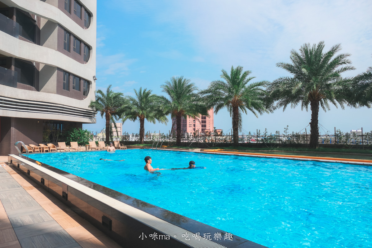 【宜蘭住宿】村却國際溫泉酒店｜房內就有雙湯池，頂樓星空酒吧獨攬宜蘭百萬夜景，早餐還能吃到下午兩點，一泊二食最划算