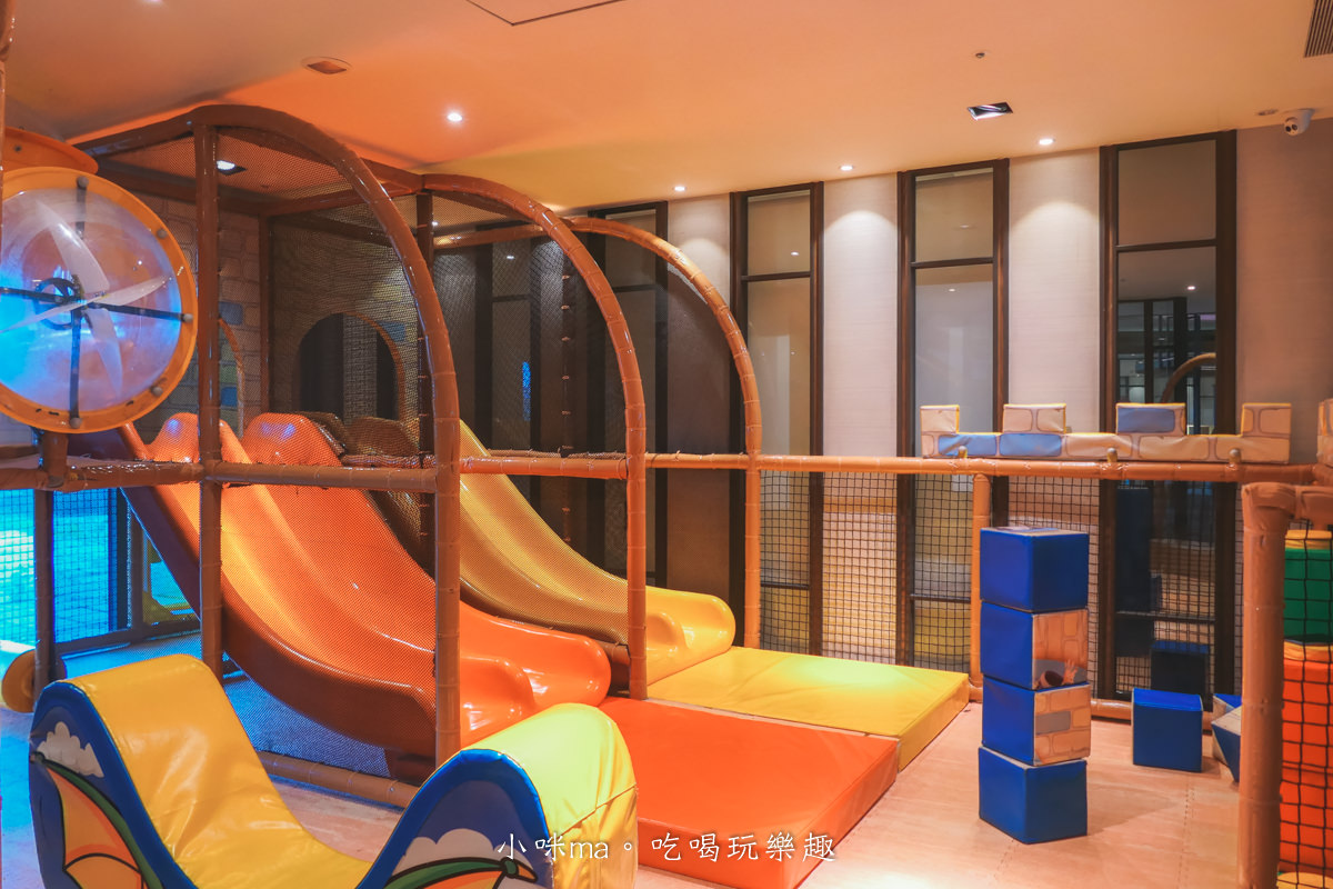 【宜蘭住宿】村却國際溫泉酒店｜房內就有雙湯池，頂樓星空酒吧獨攬宜蘭百萬夜景，早餐還能吃到下午兩點，一泊二食最划算