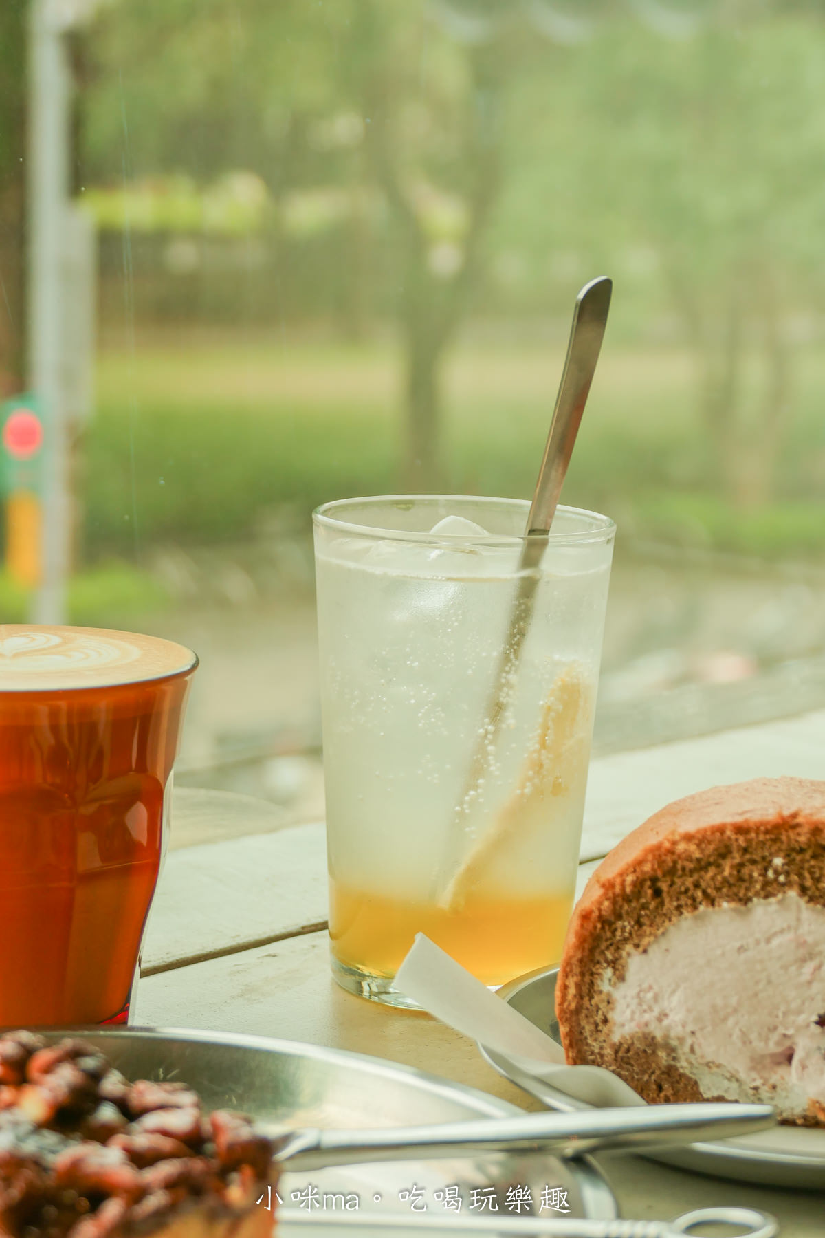 【中和咖啡廳】圈外咖啡 Kengai Coffea|水泥x工業風裝潢配上大面積窗景好愜意,四號公園對面,中和不限時咖啡廳 - 第19張圖 【中和咖啡廳】圈外咖啡 Kengai Coffea|水泥x工業風裝潢配上大面積窗景好愜意,四號公園對面,中和不限時咖啡廳