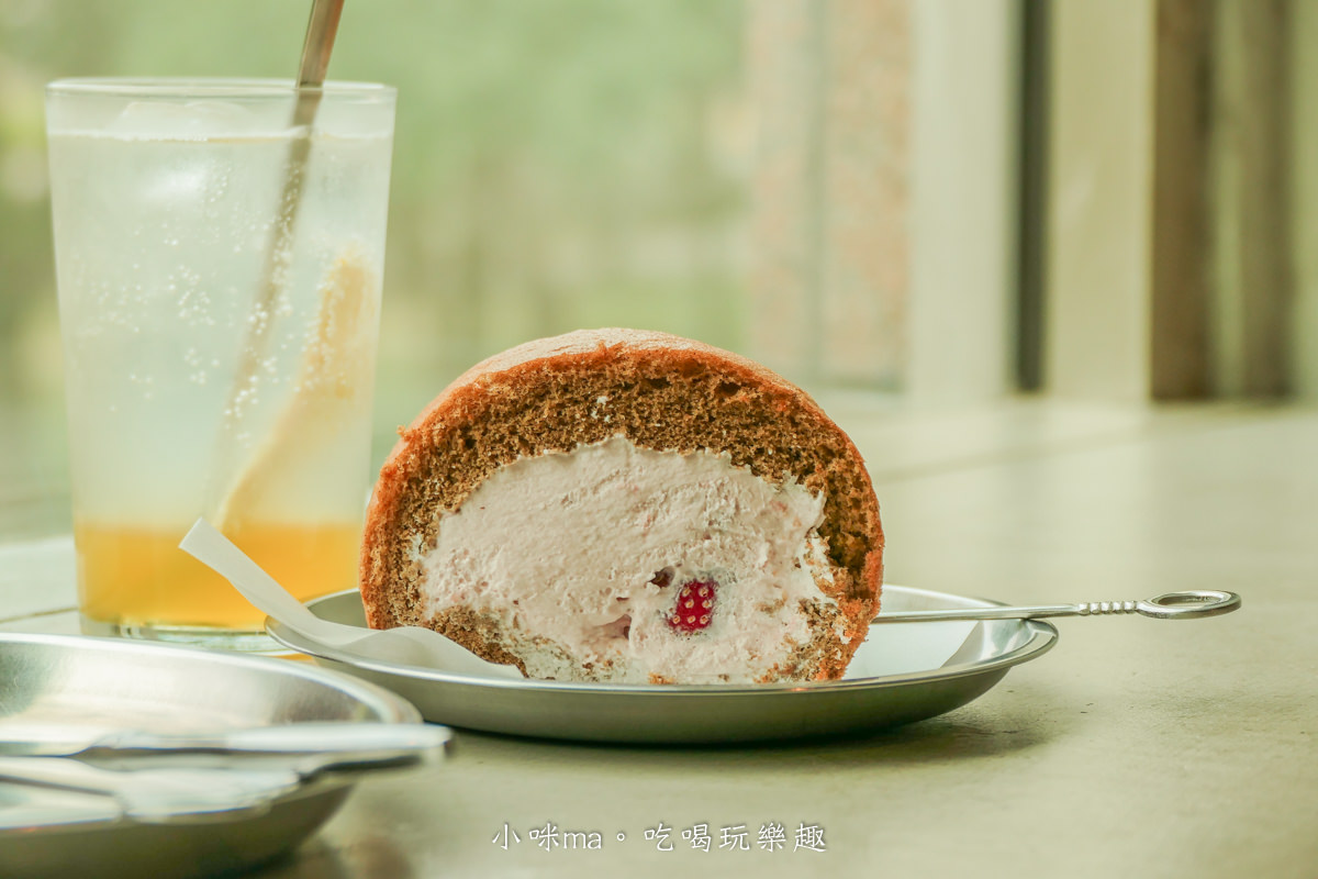 【中和咖啡廳】圈外咖啡 Kengai Coffea|水泥x工業風裝潢配上大面積窗景好愜意,四號公園對面,中和不限時咖啡廳 - 第16張圖 【中和咖啡廳】圈外咖啡 Kengai Coffea|水泥x工業風裝潢配上大面積窗景好愜意,四號公園對面,中和不限時咖啡廳