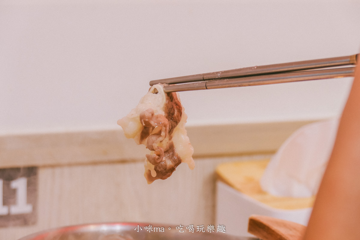 【中和火鍋】小鍋極製麻辣鍋物|永和四號公園網美風小火鍋,一人開吃最低188元,白飯、飲料、冰淇淋自助吧吃到飽,中和美食 - 第22張圖 【中和火鍋】小鍋極製麻辣鍋物|永和四號公園網美風小火鍋,一人開吃最低188元,白飯、飲料、冰淇淋自助吧吃到飽,中和美食