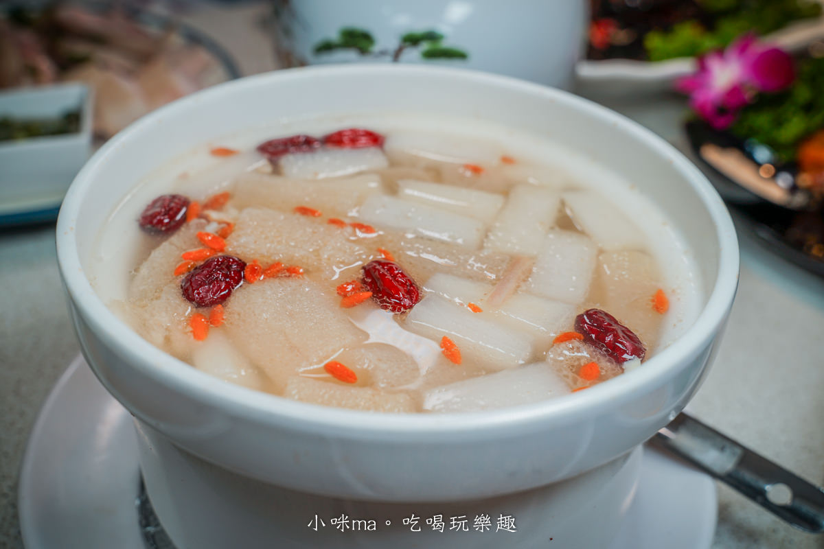 【新店美食】宸軒園粵菜海鮮(中興店)|母親節帶媽媽吃好料,彭湃一大桌超有面子,合菜、單點都OK,另設包廂、KTV包場,母親節桌菜推薦 - 第28張圖 【新店美食】宸軒園粵菜海鮮(中興店)|母親節帶媽媽吃好料,彭湃一大桌超有面子,合菜、單點都OK,另設包廂、KTV包場,母親節桌菜推薦