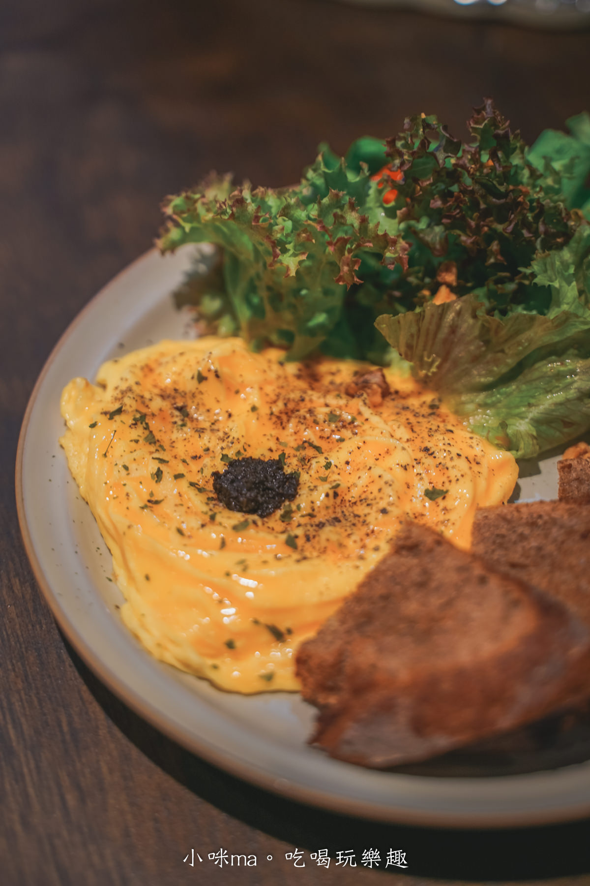 【新店美食】Pathcafe 和盼｜新店區公所附近的日式木質調咖啡廳，自製司康、塩奶油捲，新北寵物友善餐廳