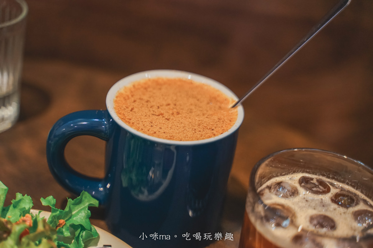 【新店美食】Pathcafe 和盼｜新店區公所附近的日式木質調咖啡廳，自製司康、塩奶油捲，新北寵物友善餐廳