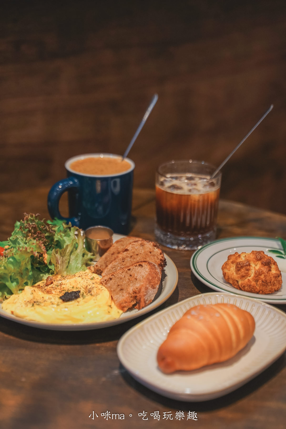 【新店美食】Pathcafe 和盼｜新店區公所附近的日式木質調咖啡廳，自製司康、塩奶油捲，新北寵物友善餐廳