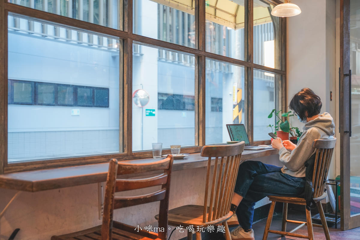 【新店美食】Pathcafe 和盼｜新店區公所附近的日式木質調咖啡廳，自製司康、塩奶油捲，新北寵物友善餐廳