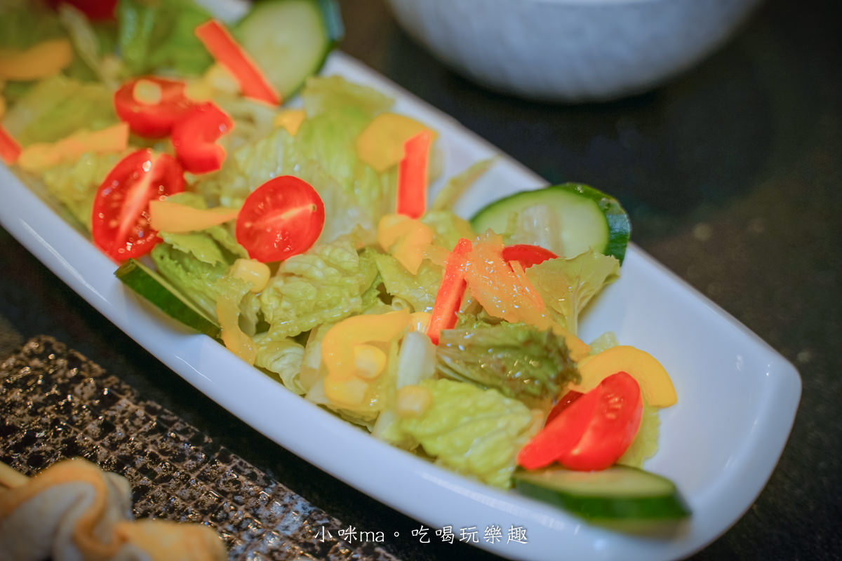【市政府美食】朋月栻 韓吃一隻雞 微風信義店｜道地一隻雞火鍋，搭配超派海鮮桶，給你創新的韓式料理，台北韓式料理推薦