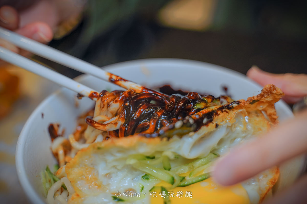 【市政府美食】朋月栻 韓吃一隻雞 微風信義店｜道地一隻雞火鍋，搭配超派海鮮桶，給你創新的韓式料理，台北韓式料理推薦