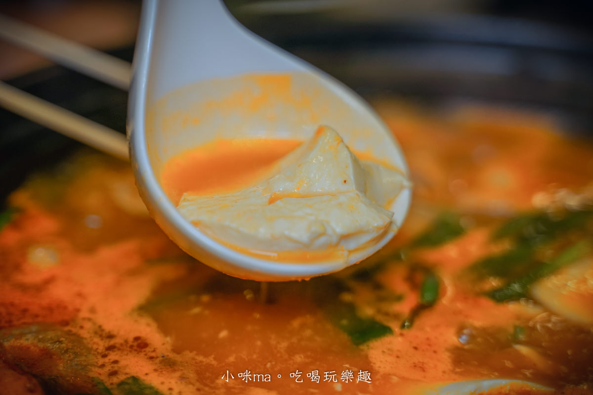 【市政府美食】朋月栻 韓吃一隻雞 微風信義店｜道地一隻雞火鍋，搭配超派海鮮桶，給你創新的韓式料理，台北韓式料理推薦