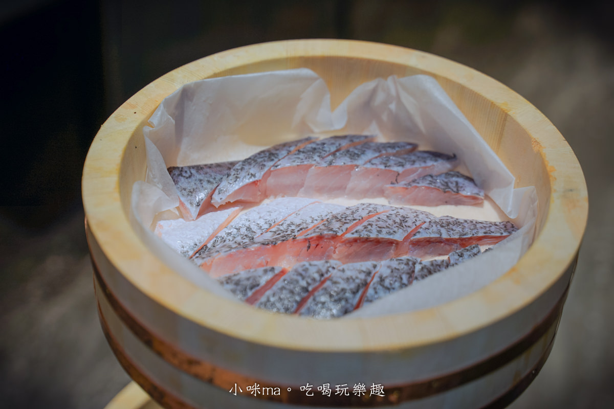 【市政府美食】朋月栻 韓吃一隻雞 微風信義店｜道地一隻雞火鍋，搭配超派海鮮桶，給你創新的韓式料理，台北韓式料理推薦