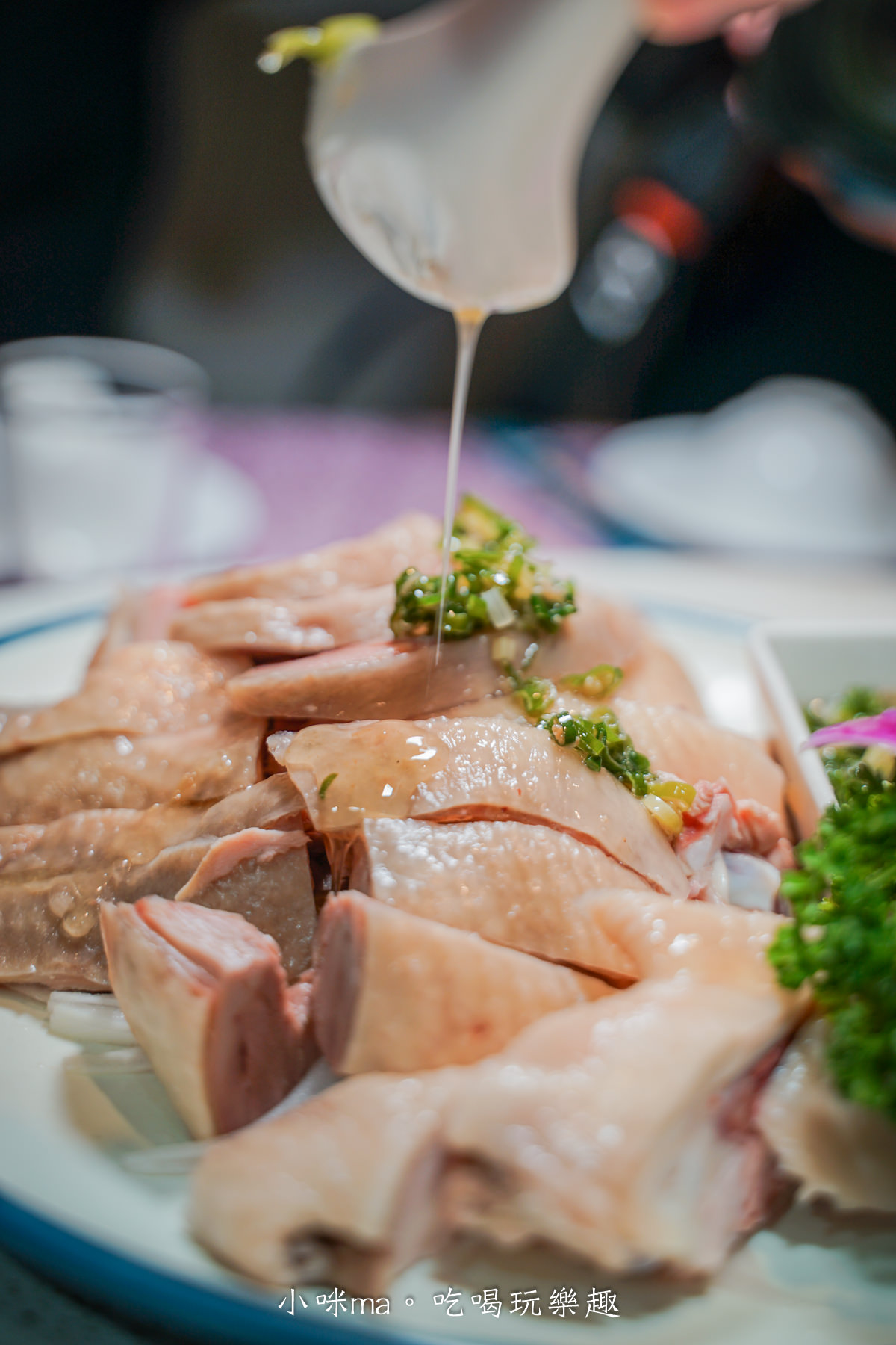 【新店美食】宸軒園粵菜海鮮(中興店)|母親節帶媽媽吃好料,彭湃一大桌超有面子,合菜、單點都OK,另設包廂、KTV包場,母親節桌菜推薦 - 第12張圖 【新店美食】宸軒園粵菜海鮮(中興店)|母親節帶媽媽吃好料,彭湃一大桌超有面子,合菜、單點都OK,另設包廂、KTV包場,母親節桌菜推薦