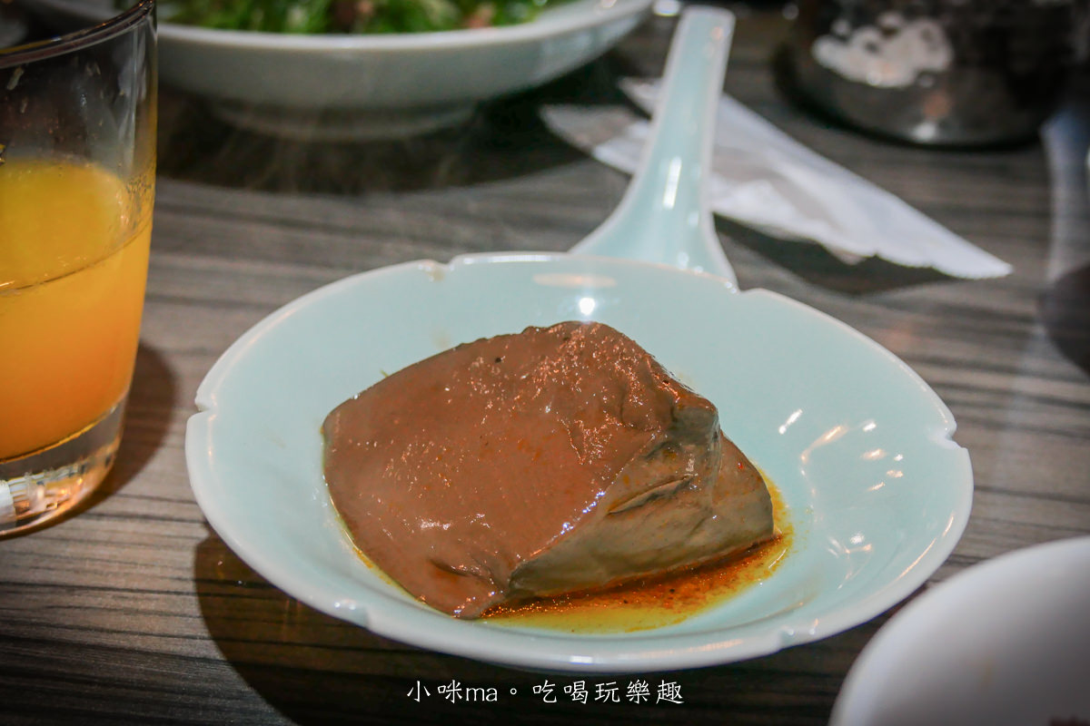【台南火鍋】牛五蔵-肉鍋 x 塩ホルモン|2022、2023米其林指南推薦,現切溫體牛火鍋,劉家莊二代火鍋概念店,台南美食 - 第15張圖 【台南火鍋】牛五蔵-肉鍋 x 塩ホルモン|2022、2023米其林指南推薦,現切溫體牛火鍋,劉家莊二代火鍋概念店,台南美食